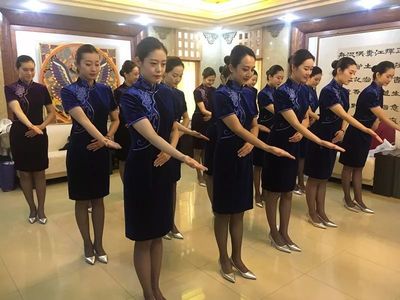 提升禮儀素養(yǎng)，樹立職業(yè)形象 山航空乘助力全國質(zhì)量管理小組活動40周年紀(jì)念大會